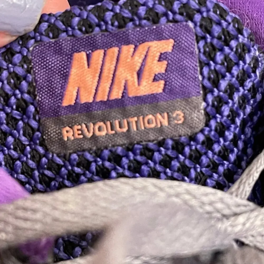 Nike Revolution 3 women’s athletic shoes sz 9-1/2